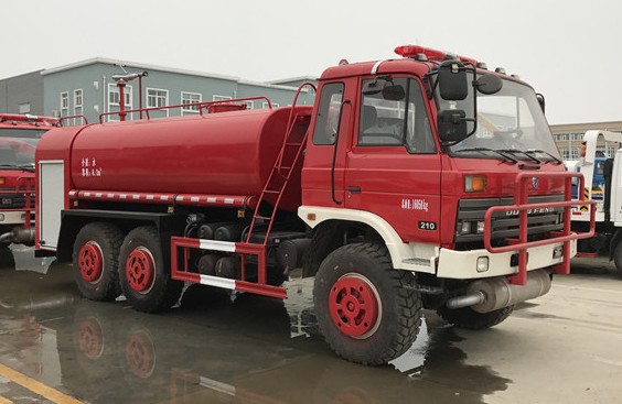 東風六驅(qū)灑水車圖片 東風六驅(qū)灑水車圖片